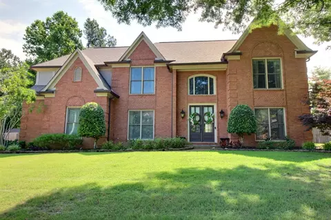 1166 Morganshire Dr, Collierville, TN 38017