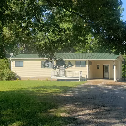 2109 Walter Garrett Rd, Parsons, TN 38363