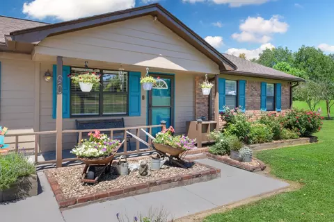 90 Junior Dr, Covington, TN 38019