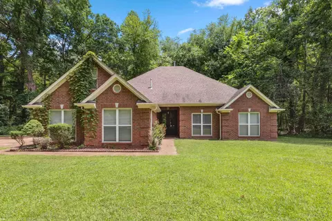 1940 Latt Lake Cv, Eads, TN 38028