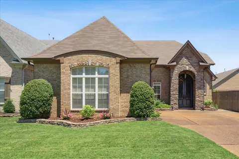 1688 Newton Oak Cir W, Memphis, TN 38117