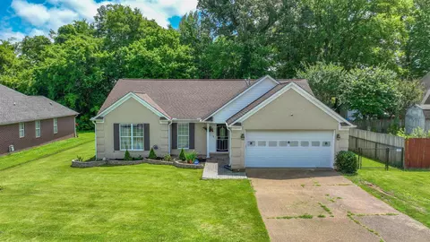 16 Cotton Ridge Dr, Jackson, TN 38305