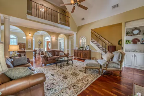 490 Shady Oaks Dr, Eads, TN 38028