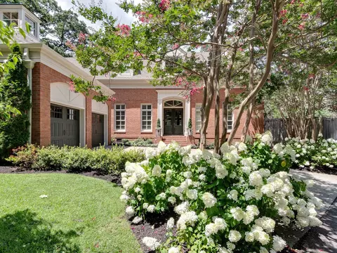 6540 Oak Estates Dr, Memphis, TN 38119