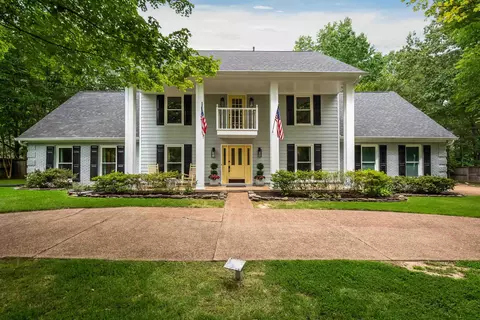 3005 Country Place Dr W, Collierville, TN 38017