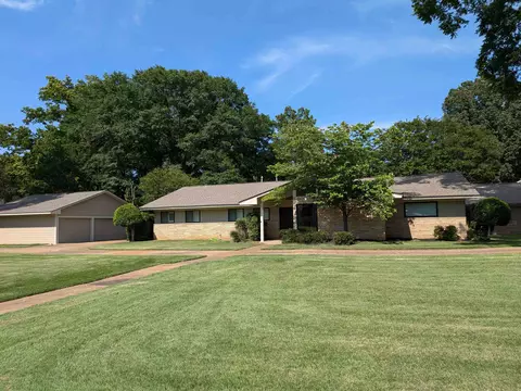 5026 Barfield Rd, Memphis, TN 38117