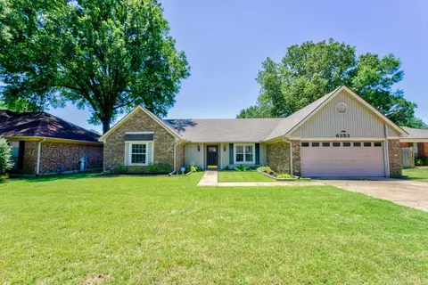 6353 Barwick Dr, Bartlett, TN 38134