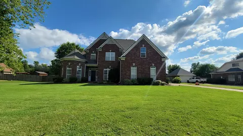 35 Black Ankle Dr, Oakland, TN 38060