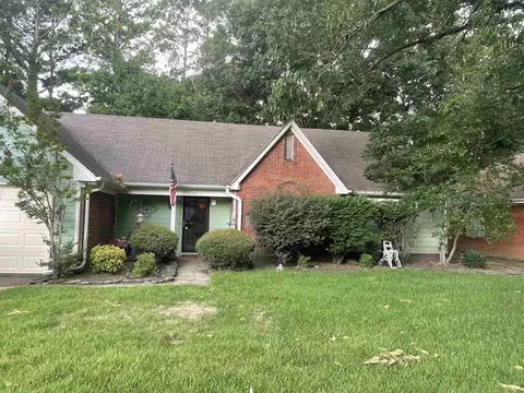 2711 Van Hersh Dr, Memphis, TN 38133