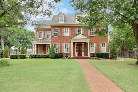 1905 Brooks Bend Rd, Collierville, TN 38017