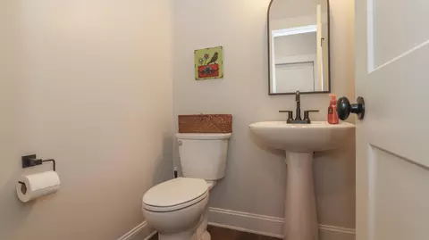 267 W Deaderick St, Jackson, TN 38305 photo 9