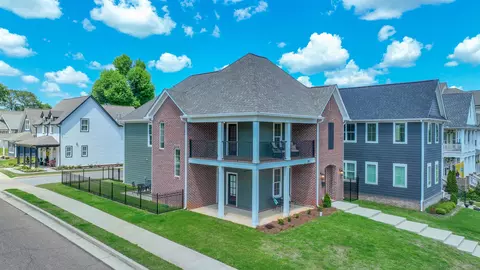 267 W Deaderick St, Jackson, TN 38305 photo 2