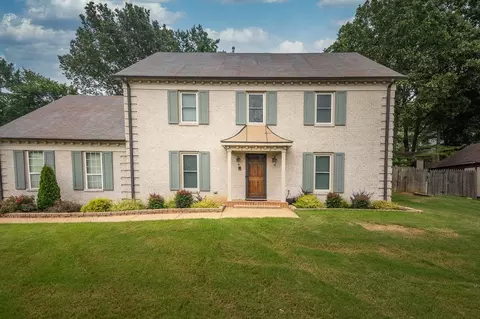 2212 Wood Creek Dr, Germantown, TN 38138