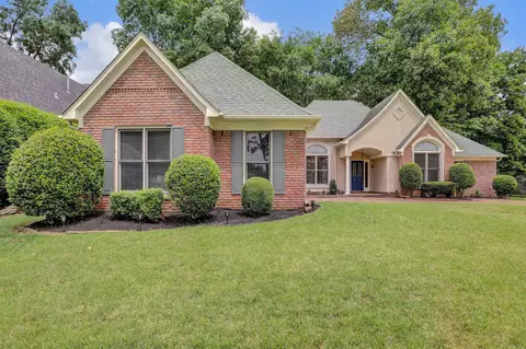 1364 Fairway Forest Dr E, Memphis, TN 38016
