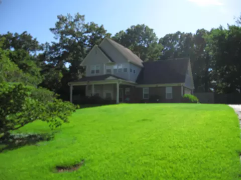 135 Country Forest Dr, Oakland, TN 38060