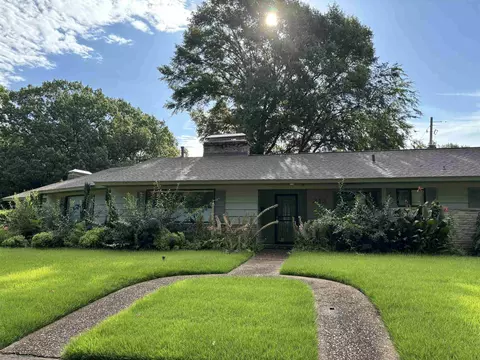 212 N Rose Rd, Memphis, TN 38117