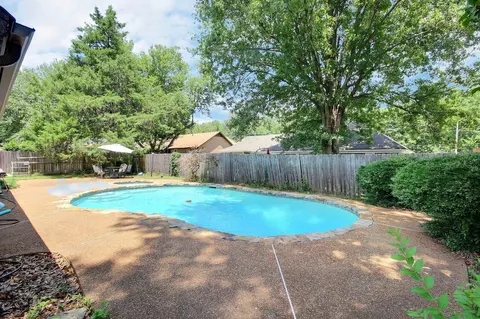 5602 Autumn Glen Dr, Bartlett, TN 38134