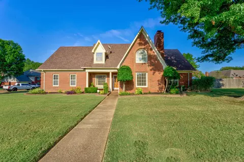 936 Ten Oaks Dr, Collierville, TN 38017