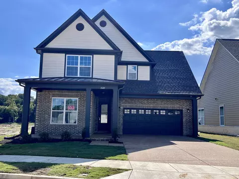 10211 Louanne Dr, Collierville, TN 38017