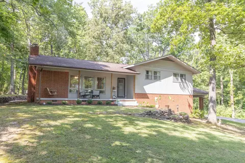 100 Mollie Dr, Selmer, TN 38375
