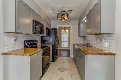 3100 Mary Elizabeth Dr, Bartlett, TN 38134
