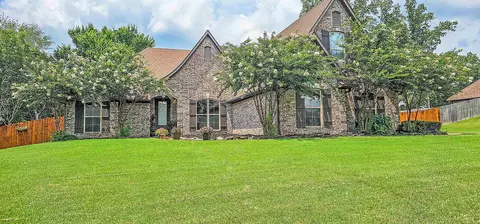 640 Eagle Valley Dr, Oakland, TN 38060