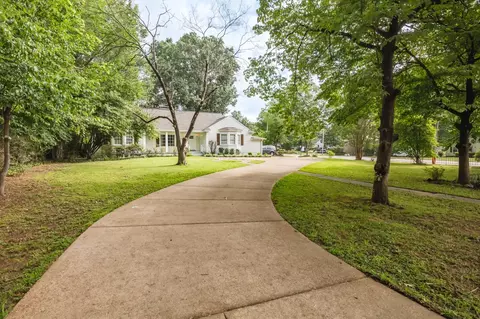 4900 Normandy Ln, Memphis, TN 38117