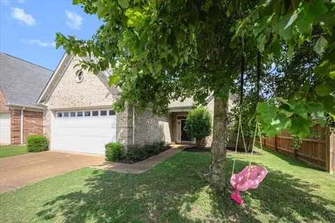 326 Fleets Hill Dr, Cordova, TN 38018