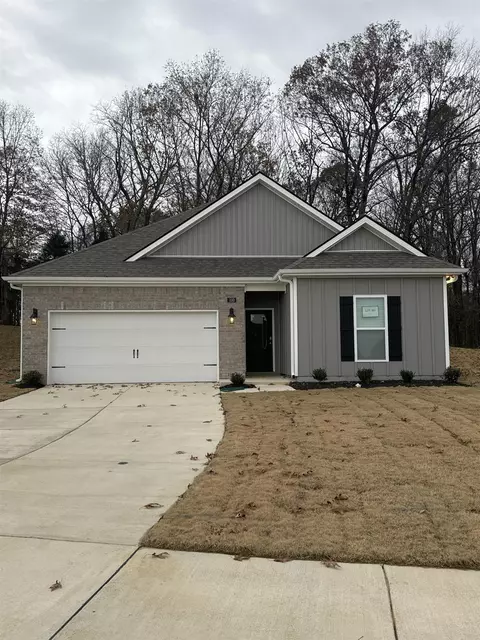 100 Arrowwood Trl, Oakland, TN 38060