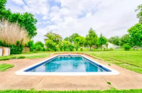 2360 Bartlett Blvd, Bartlett, TN 38134