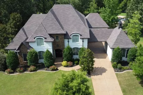 10184 Maple Springs Cv, Lakeland, TN 38002