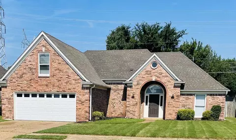 9383 Helmsley Dr, Cordova, TN 38016