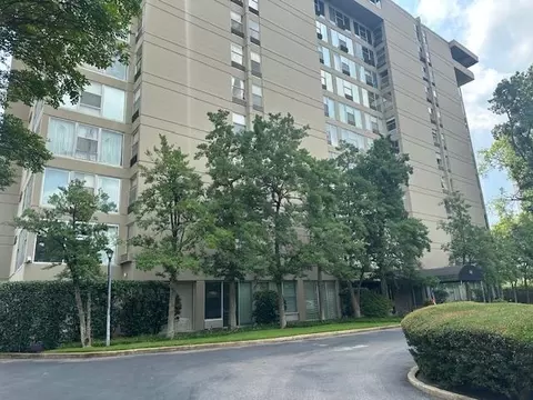 232 S Highland St #902, Memphis, TN 38111