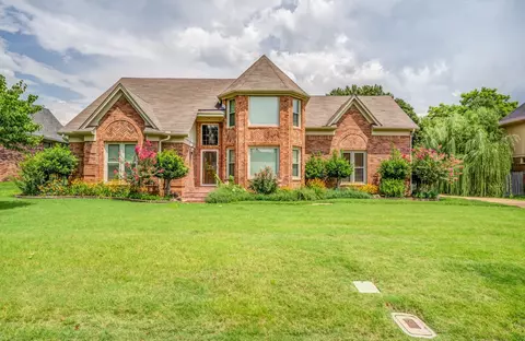 3300 Patches Dr, Bartlett, TN 38133