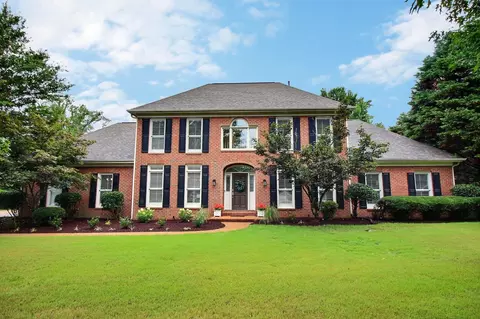 5191 Rowen Oak Rd, Collierville, TN 38017