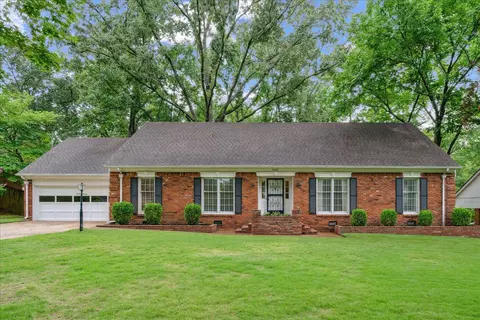 5920 Brierhedge Ave, Memphis, TN 38120