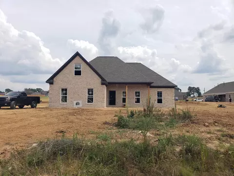 312 Rocky Creek Dr, Senatobia, MS 38668