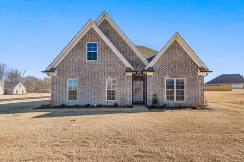 189 Cadet Dr, Senatobia, MS 38668