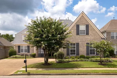 173 E Porter Run Dr, Collierville, TN 38017