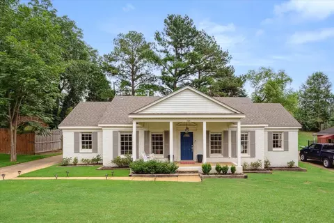 2284 Eastover Dr, Memphis, TN 38119