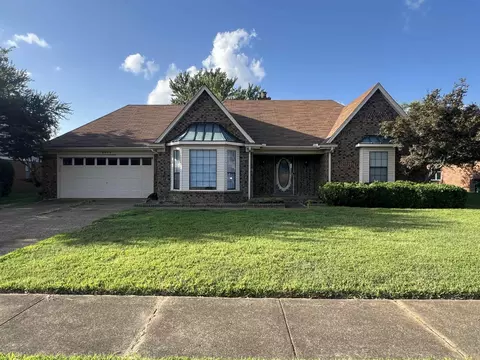 6592 Country Bluff Dr, Bartlett, TN 38135