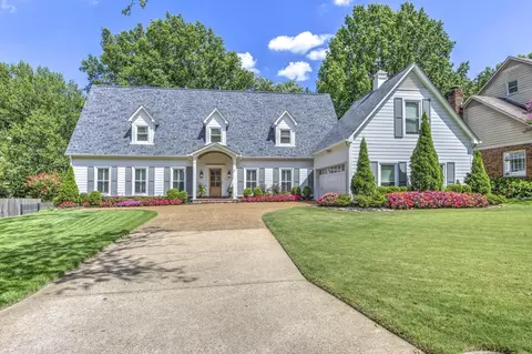 2810 E Levee Oaks Dr, Collierville, TN 38017