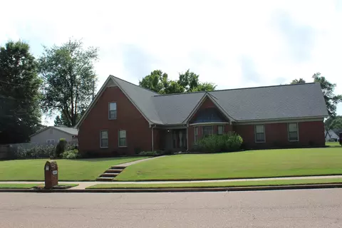 3835 Appling Rd, Bartlett, TN 38135
