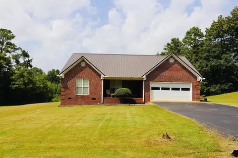 230 Sugar Creek Dr, Henderson, TN 38340