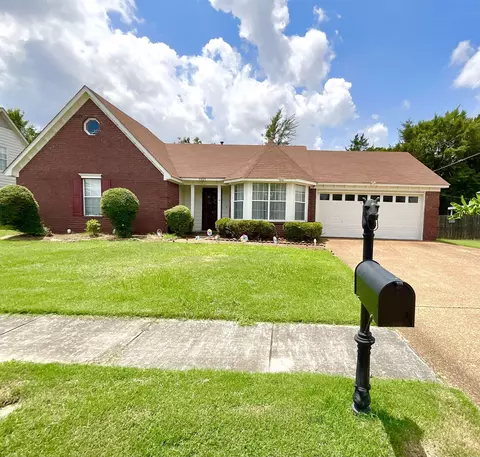 5505 April Forest Dr, Memphis, TN 38141