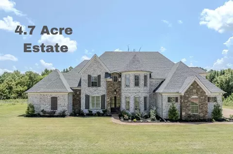 1390 Pebble View Dr, Byhalia, MS 38611