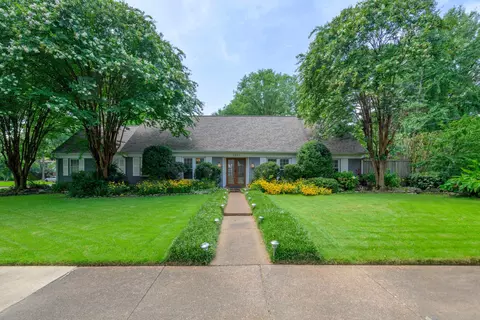 1557 W Crestwood Dr, Memphis, TN 38119
