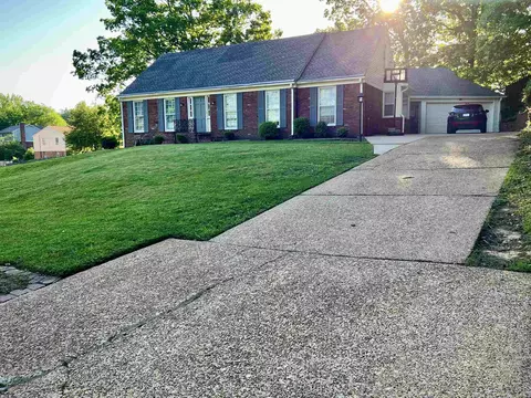 3158 Kirkcaldy Rd, Memphis, TN 38128
