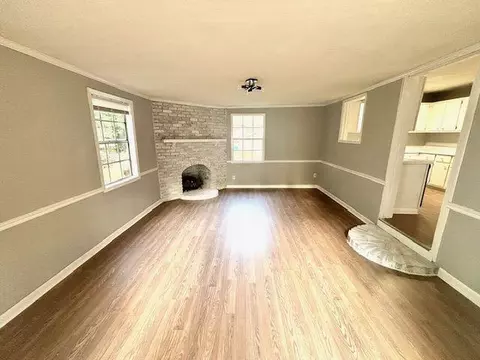 Living - 66 Cr 271 Rd, Glen, MS 38846 photo 4 of 6