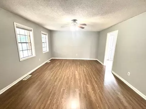 Living - 66 Cr 271 Rd, Glen, MS 38846 photo 2 of 6